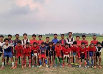 फुटबल प्रशिक्षण गराउदै नेपाल पुलिस क्लबका डिफेन्डर प्रवेश कुंवर दनुवार