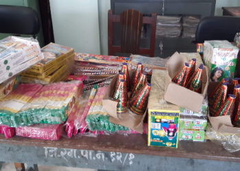 दुहबीको दुई पसल बाट ३५ हजार मुल्य बराबरको अतिसबाजी(पटका) बरामद