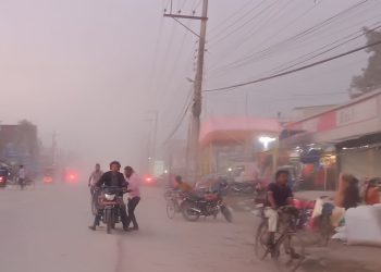 सडक बिभागको लापरबाहीले दुहबीको बजार क्षेत्र धुलाम्मे
