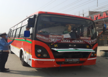 दुहबीमा ट्रार्फिकले गरे चालकलाई नमस्कार “हर्न नबजाउनु ल ?”