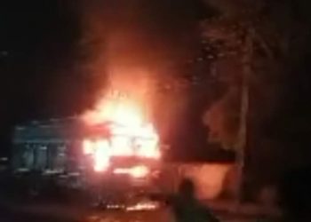 दुहबीमा रोकिएको एक ट्रकमा आगलागी