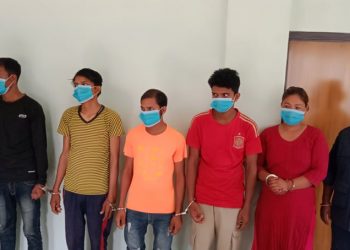 डाका मुद्दामा दुहबीका २ सहित ५ जनालाइ पक्राउ गरि प्रहरीले सार्वजनिक गर्यो