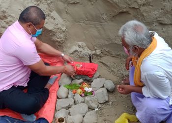 फोहोर ब्यावस्थापन केन्द्रको नगरप्रमुख गच्छदारद्वारा शिलान्यास