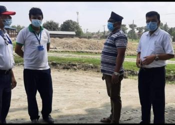 साप्ताहि हाटबजार निर्माणस्थलको अनुगमन गर्दै नगर प्रमुख बेद गच्छदार