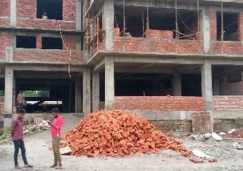 देवानगञ्ज गाउँपालिकाको भवनमा कमसल सामाग्री प्रयोग