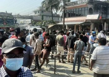 दुहबीमा दुर्दशा भएको सडक र अव्यवस्थित ट्राफिक जामको असर विद्यार्थीहरुलाइ