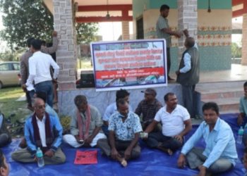 सितागञ्ज नहर शाखामा लाखौँ रुपैयाँ अनियमितता गरेको भन्दै साढे तीन सय किसान आन्दोलित
