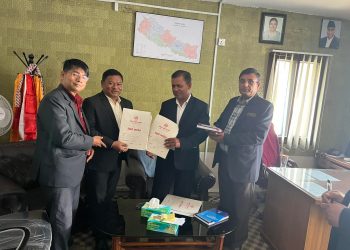 दुहबी नगरपालिका र भुमी आयोग बीच सम्झौता पत्रमा हस्ताक्षर, सुकुम्बासीहरुमा छायो खुसीयाली