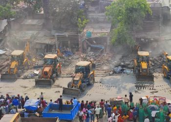 दुहबीमा मेयर गच्छदारको एक्शन अवेैध संरचना माथि एकै साथ चल्यो १० वटा डोजर