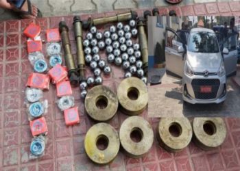 अबैध समान बोकेको कार सहित गढिका सुरज र भारतका यादव बिराटनगर बाट पक्राउ ।