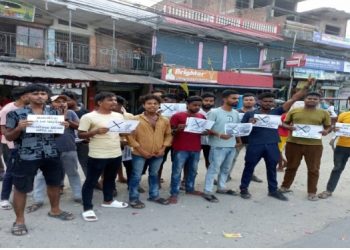 नयाँ ऐन अनुसार नागरिकता नबन्ने भएपछि दुहबीका युवा बिरोध प्रदर्शनमा