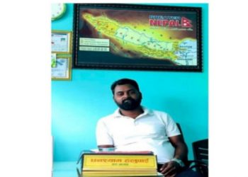 दुहबी -६ का वडाध्यक्ष हलुवाईले आफ्नो कार्यकक्षमा राखे ग्रेटर नेपालको नक्सा ।