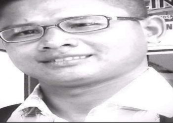 दुहबीका पत्रकार तथा थारु गित रचनाकार चन्द्र मोहन झुन्डिएको अवस्थामा मृत फेला