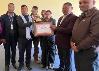 दुहबी  १ को हेल्थपोस्ट उत्कृष्ट घोषित , नगर प्रमुख द्वारा सम्मान