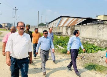 दुहबीमा सार्वजनिक जग्गा अतिक्रमण गरी ५ उद्योगले रजाई गर्दै अतिक्रमित जग्गा खोज्दै नगर प्रमुख गच्छ्दार