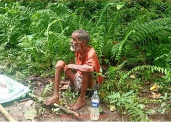 आफ्नेै छोरा बुहारीले ७० वर्षीय वृद्ध बुवा लाई जङ्गलमा छाडिएको आरोप ।