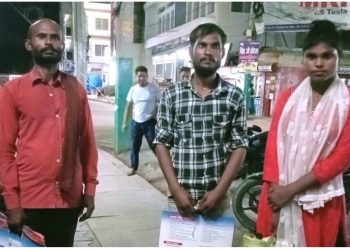 गोल्डेन हस्पिटलमा उपचार खर्च तिर्न नसक्दा बन्धक बनेको झण्डै दुई महिनापछि सुनसरीका दाजु–बहिनी घर फर्किए ।