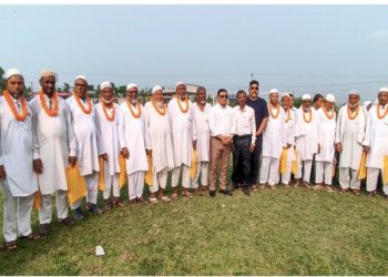 दुहबीका हज यात्रीहरुको बिदाइ तथा सम्मान ।